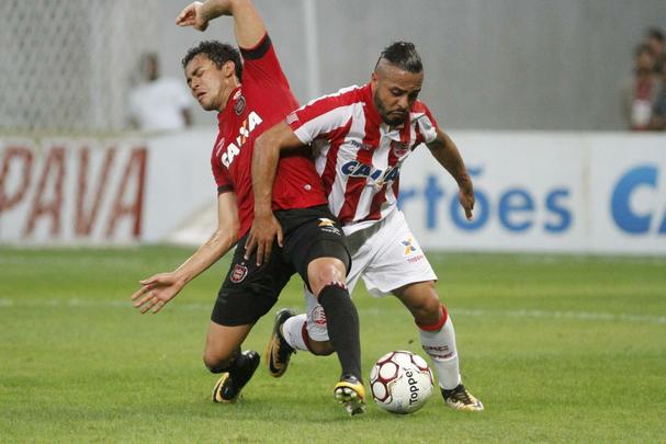 Na luta contra o rebaixamento, Nutico recebe time gacho na Arena de Pernambuco