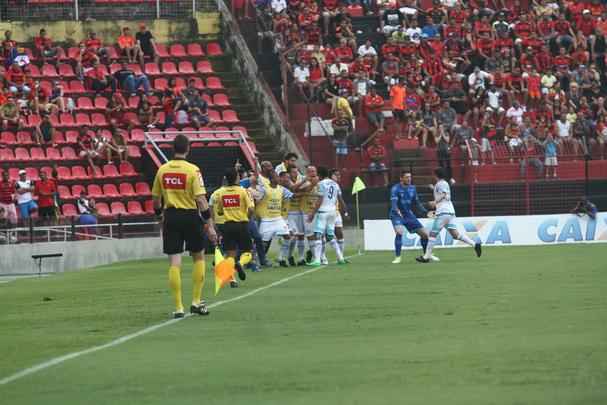 Com novo terceiro padro, Sport encara Ava pela 23 rodada