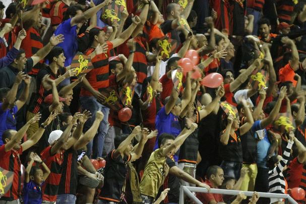 O Sport aproveitou melhor as oportunidades criadas no primeiro tempo de jogo com a Ponte Preta. Assim, apesar de certo equilbrio na etapa, o Leo finalizou na frente do placar, com 2 a 0