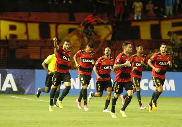 O Sport aproveitou melhor as oportunidades criadas no primeiro tempo de jogo com a Ponte Preta. Assim, apesar de certo equilbrio na etapa, o Leo finalizou na frente do placar, com 2 a 0