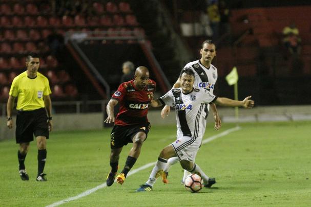 No segundo tempo, o Sport deslanchou. Dominou a partida desde o incio, mas abusou de perder gols que poderiam ter dado ao time uma vantagem maior no placar. O Leo chegou a fazer 3 a 0, mas, no fim da partida, a Ponte Preta marcou um gol que deixa a deciso da vaga totalmente em aberto