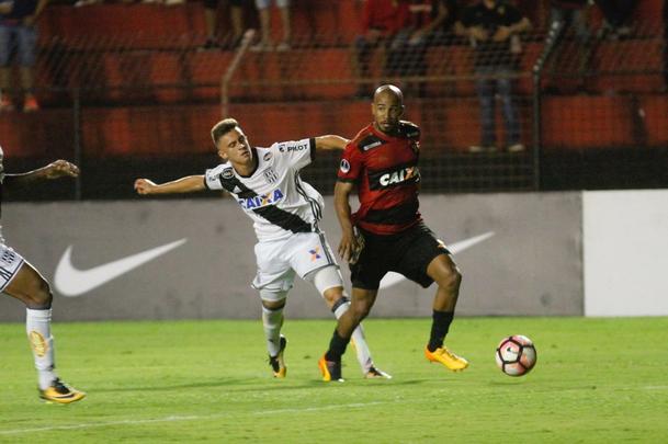 No segundo tempo, o Sport deslanchou. Dominou a partida desde o incio, mas abusou de perder gols que poderiam ter dado ao time uma vantagem maior no placar. O Leo chegou a fazer 3 a 0, mas, no fim da partida, a Ponte Preta marcou um gol que deixa a deciso da vaga totalmente em aberto