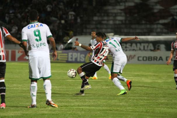 Em partida vlida pela 28 rodada da Srie B do Brasileiro, Tricolor perdeu para o Amrica-MG por 1 a 0 no Arruda com gol de Matheusinho