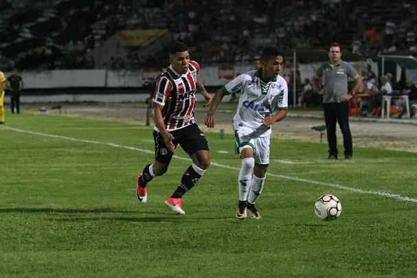Em partida vlida pela 28 rodada da Srie B do Brasileiro, Tricolor perdeu para o Amrica-MG por 1 a 0 no Arruda com gol de Matheusinho