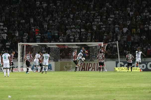 Em partida vlida pela 28 rodada da Srie B do Brasileiro, Tricolor perdeu para o Amrica-MG por 1 a 0 no Arruda com gol de Matheusinho