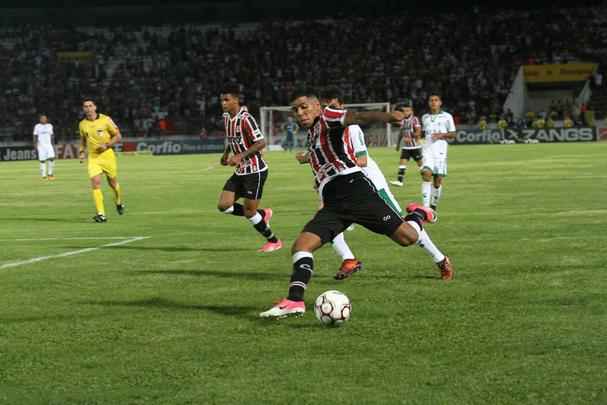 Em partida vlida pela 28 rodada da Srie B do Brasileiro, Tricolor perdeu para o Amrica-MG por 1 a 0 no Arruda com gol de Matheusinho