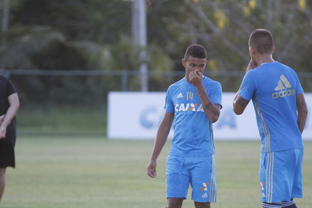 Juninho se reapresentou ao tcnico Vanderlei Luxemburgo e trabalhou normalmente com o restante do elenco durante a tarde desta tera-feira