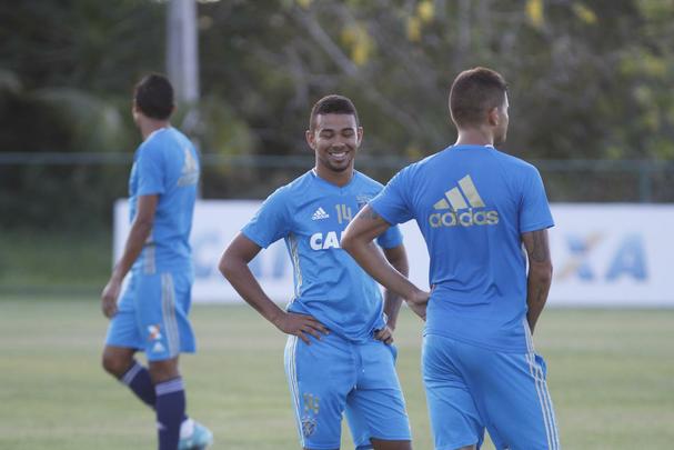 Juninho se reapresentou ao tcnico Vanderlei Luxemburgo e trabalhou normalmente com o restante do elenco durante a tarde desta tera-feira