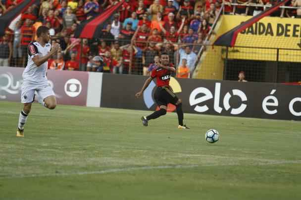 Sport e Atlético-MG realizaram uma partida equilibrada e bastante movimentada na tarde deste domingo, na Ilha do Retiro