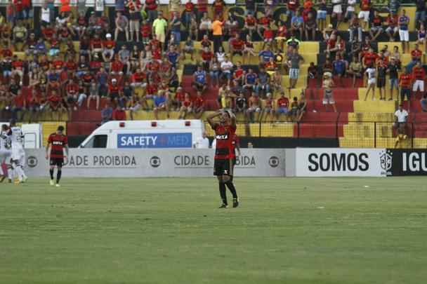 Sport e Atlético-MG realizaram uma partida equilibrada e bastante movimentada na tarde deste domingo, na Ilha do Retiro