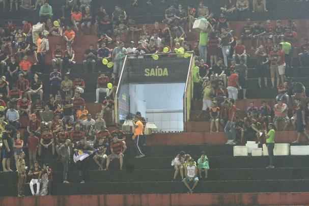 Pela primeira vez na histria, Leo avanou to longe em uma competio internacional e, no em vo, torcida fez seu papel na Ilha