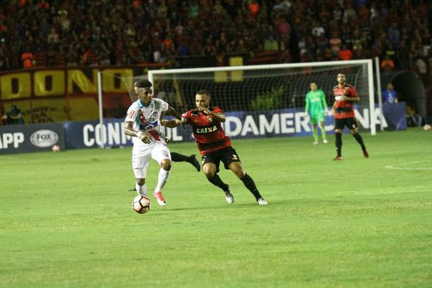 Pela primeira vez na histria, Leo avanou to longe em uma competio internacional e, no em vo, torcida fez seu papel na Ilha