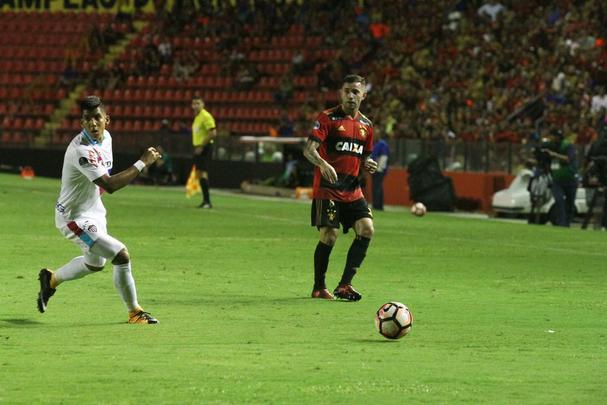Pela primeira vez na histria, Leo avanou to longe em uma competio internacional e, no em vo, torcida fez seu papel na Ilha