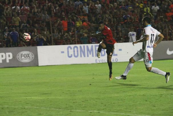 Pela primeira vez na histria, Leo avanou to longe em uma competio internacional e, no em vo, torcida fez seu papel na Ilha