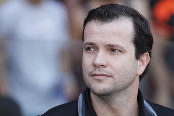 Leo e Coxa fizeram uma partida bastante movimentada e de muitos gols na tarde deste domingo, na Ilha do Retiro