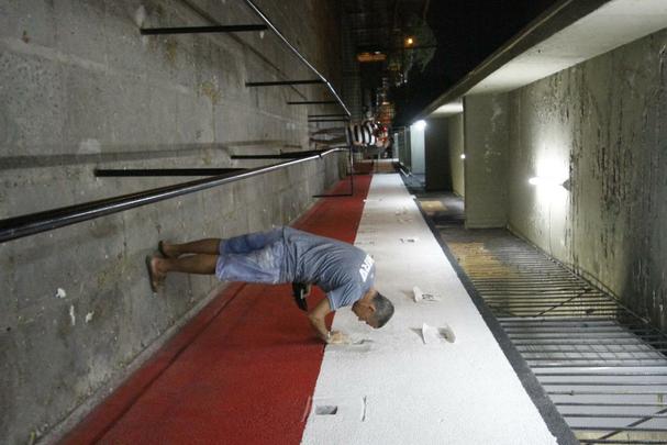 Rebaixado  Serie C na rodada anterior, o Santa Cruz enfrentou o Paran com o Arruda s moscas na noite desta tera-feira