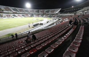 Rebaixado  Serie C na rodada anterior, o Santa Cruz enfrentou o Paran com o Arruda s moscas na noite desta tera-feira