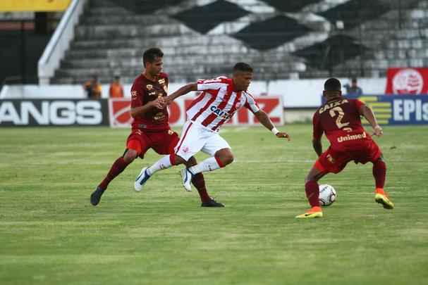 Sem mais esperanas de seguir na Srie B na temporada 2018, o Alvirrubro recebeu o Vila Nova no Arruda pela penltima rodada da competio