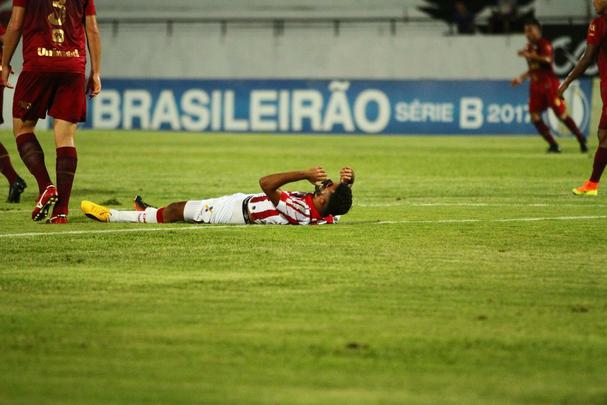 Sem mais esperanas de seguir na Srie B na temporada 2018, o Alvirrubro recebeu o Vila Nova no Arruda pela penltima rodada da competio