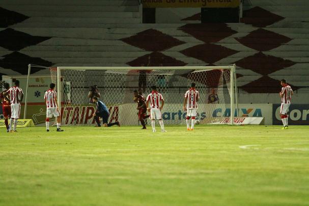 Sem mais esperanas de seguir na Srie B na temporada 2018, o Alvirrubro recebeu o Vila Nova no Arruda pela penltima rodada da competio