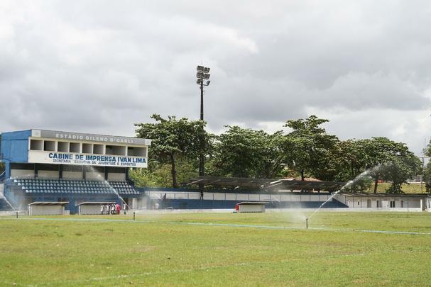 Apontado como 'imprestvel' pelo prefeito do Cabo, o gramado ficar a cargo do Nutico realizar reparos para os jogos.