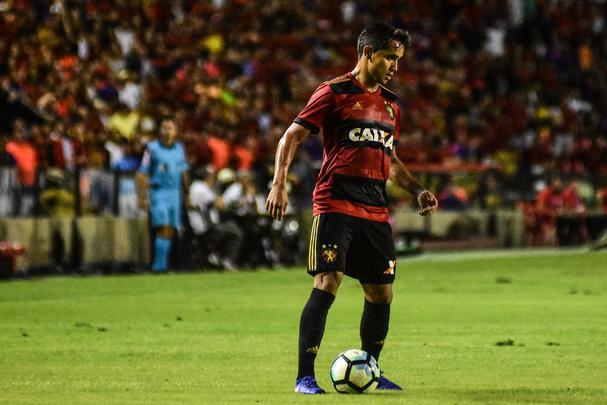 Prata da casa rubro-negro de destaque, o meio-campista Everton Felipe tem contrato com o Sport at o fim de janeiro de 2022