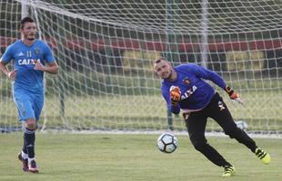 Reserva imediato do goleiro Magro, Agenor tem contrato com o Sport at o final de 2019