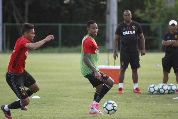 O atacante colombiano Reinaldo Lenis tem contrato com o Sport até o final de 2019