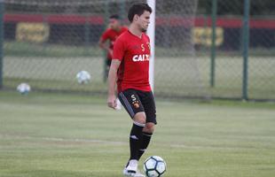 Contratado por emprstimo junto ao Palmeiras, o volante Rodrigo apresentou um futebol aqum do esperado e no dever ser procurado para permanecer no Sport