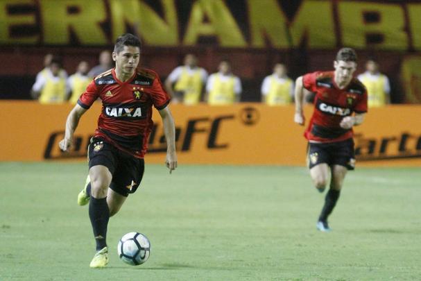 Aps uma temporada de altos e baixos no Sport, o atacante Osvando terminou o ano como reserva rubro-negro; ele no dever ser procurado para renovar