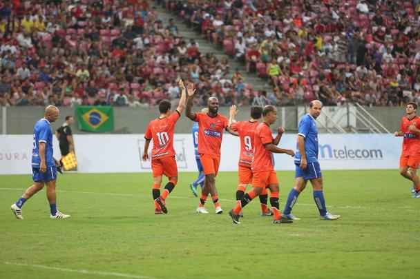 Arena de Pernambuco recebeu times comandados por Hernanes e Hulk e craques como o pentacampeão Edmilson e o tetracampeão Ricardo Rocha, além de Wesley Safadão, dentre outras personalidades
