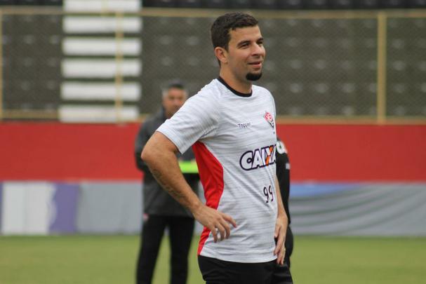 André Lima - Atacante se despediu do Vitória e está liberado para negociar com outro clube. Fez 15 gols em 44 jogos em 2017