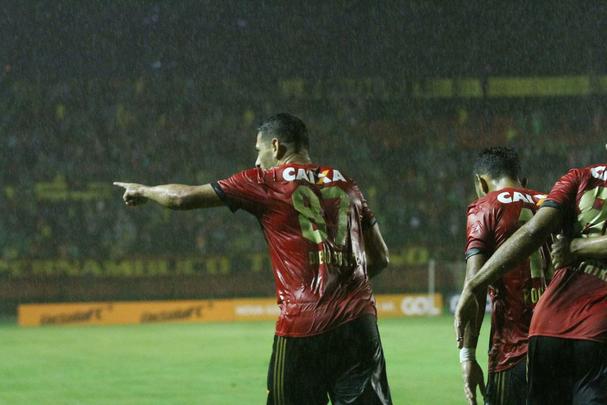 Depois de no se apresentar  pr-temporada rubro-negra em 2018 e dias de novela, o meio-campista encerrou oficialmente a sua passagem pelo Leo no dia 7 de janeiro, quando foi anunciado como novo reforo do So Paulo