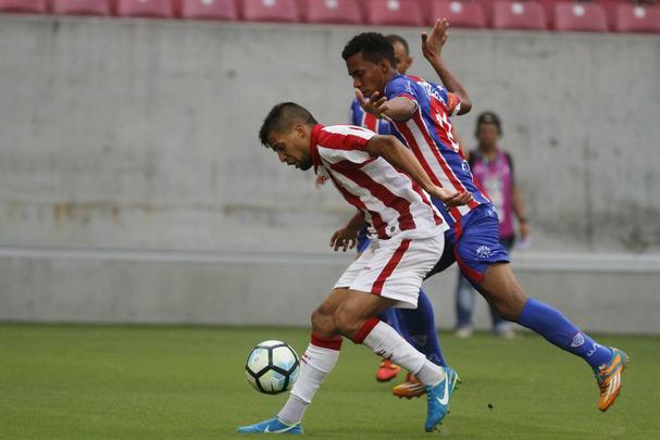 Timbu sofre em campo, mas consegue avanar nos pnaltis por 5 a 4, com duas defesas do goleiro Jefferson