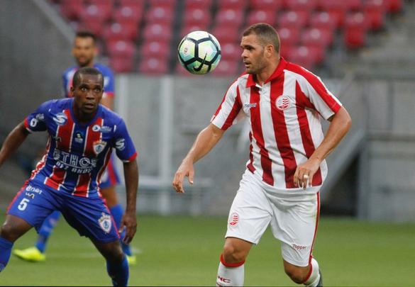 Timbu sofre em campo, mas consegue avanar nos pnaltis por 5 a 4, com duas defesas do goleiro Jefferson