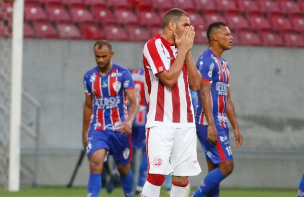 Timbu sofre em campo, mas consegue avanar nos pnaltis por 5 a 4, com duas defesas do goleiro Jefferson