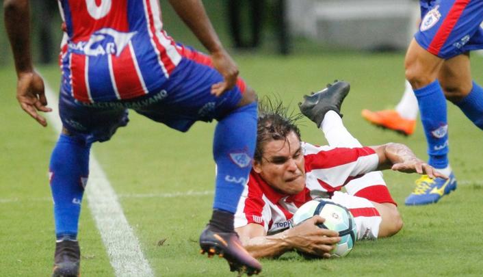 Timbu sofre em campo, mas consegue avanar nos pnaltis por 5 a 4, com duas defesas do goleiro Jefferson