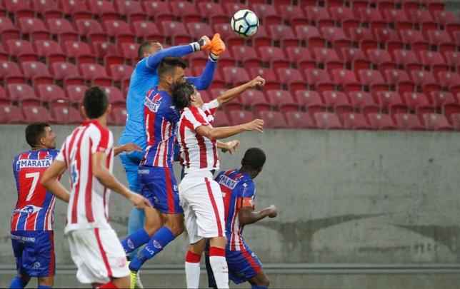 Timbu sofre em campo, mas consegue avanar nos pnaltis por 5 a 4, com duas defesas do goleiro Jefferson