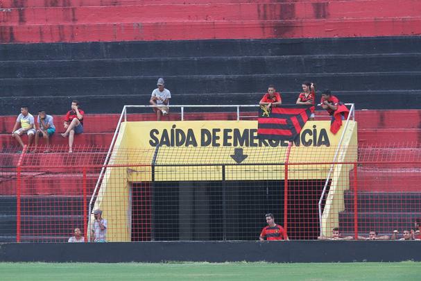 Sport recebeu o Atltico Tucumn na quarta edio da Taa Ariano Suassuna e apresentou o elenco para a temporada 2018. 