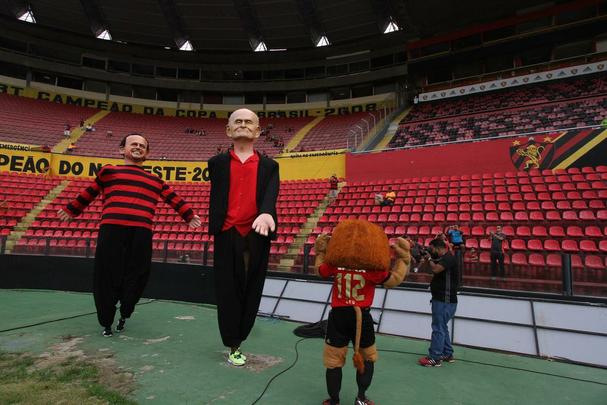 Sport recebeu o Atltico Tucumn na quarta edio da Taa Ariano Suassuna e apresentou o elenco para a temporada 2018. 