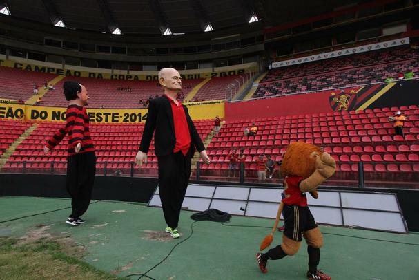 Sport recebeu o Atltico Tucumn na quarta edio da Taa Ariano Suassuna e apresentou o elenco para a temporada 2018. 
