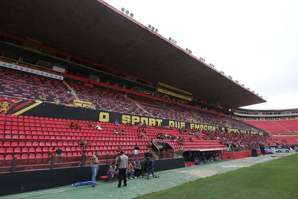 Sport recebeu o Atltico Tucumn na quarta edio da Taa Ariano Suassuna e apresentou o elenco para a temporada 2018. 