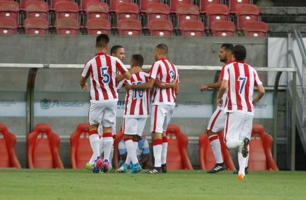 Jogando em casa na estreia do Estadual, Timbu pressionou a sada de bola do Mequinha desde o incio e conseguiu abrir o placar logo no incio, aos seis minutos, com Fernandinho.