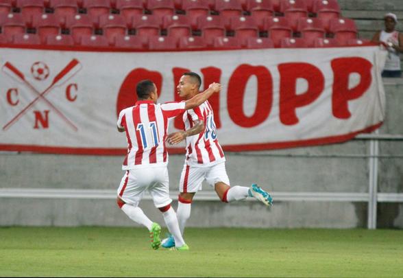 Jogando em casa na estreia do Estadual, Timbu pressionou a sada de bola do Mequinha desde o incio e conseguiu abrir o placar logo no incio, aos seis minutos, com Fernandinho.