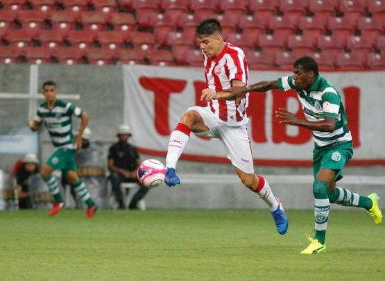 Com o zagueiro Camutanga expulso logo aos 12 da etapa complementar, o Nutico viu o Amrica pressionar e chegar ao empate, mais uma vez, novamente com Caxito. O jogo se encaminhava para o empate, at que Willian Gacho marcou o seu segundo no jogo, de falta, dando nmeros finais ao jogo: 3 a 2.