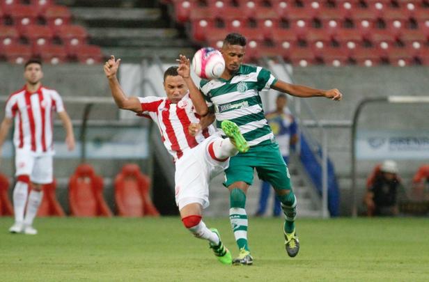 Com o zagueiro Camutanga expulso logo aos 12 da etapa complementar, o Nutico viu o Amrica pressionar e chegar ao empate, mais uma vez, novamente com Caxito. O jogo se encaminhava para o empate, at que Willian Gacho marcou o seu segundo no jogo, de falta, dando nmeros finais ao jogo: 3 a 2.