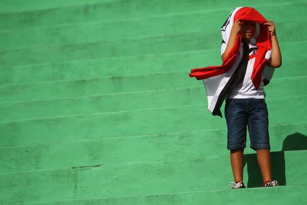 Torcedores de América e Santa Cruz fazem festa no estádio Ademir Cunha, em Paulista