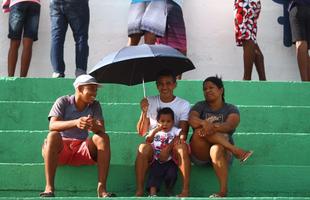 Torcedores de Amrica e Santa Cruz fazem festa no estdio Ademir Cunha, em Paulista