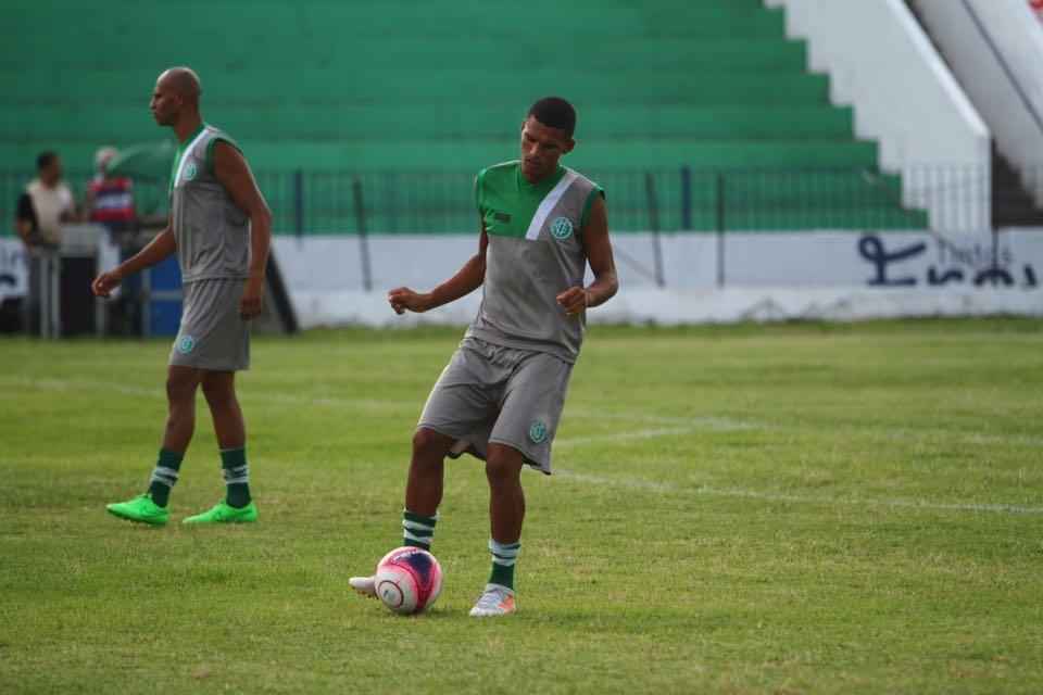 Torcedores de Amrica e Santa Cruz fazem festa no estdio Ademir Cunha, em Paulista