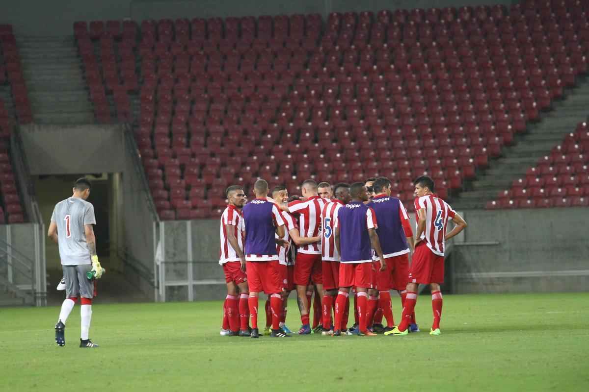 Na etapa final, o Sport pressionou mas no conseguiu superar a defesa bem postada do Nutico. Perto do final da partida, o jovem da base Tharcysio ainda marcou o terceiro gol do jogo, dando nmeros finais ao placar: 3 a 0.